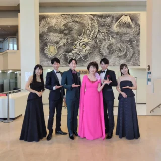 THEカルテットの昭和歌謡コンサート
たくさんのお客様にご来場いただき誠にありがとうございました！
今回はシークレットで、スペシャルゲスト 沢田亜矢子さんが登場し、会場内はさらに盛り上がりました。
　　
次回公演は4/18(土）14時開演
チケット好評発売中です♪
皆さまのご来場をお待ちしております。
　
問合せ
御殿場市民会館 📞 0550-83-8000

#昭和歌謡 #沢田亜矢子 さん #gnews3776 #gotembagram #micri