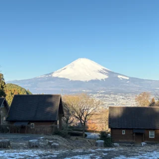 おはようございます。
雪の富士山です。
これから日中は暖かくなる予報ですが、今朝は霜が降りていました。
＃御殿場市
＃乙女森林公園
＃乙女森林公園キャンプ場
＃富士山の見えるキャンプ場
＃富士山
＃mtfuji
＃箱根
＃金時山
＃ミクリ
＃micri