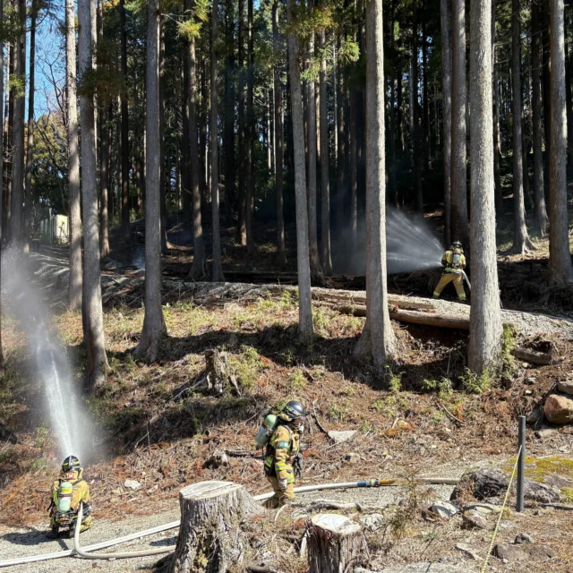 令和８年春季火災予防運動の一環で、御殿場市消防本部と合同で消防訓練を実施しました。
今年から「林野火災注意報・警報」の運用が始まり、森林に囲まれた乙女森林公園キャンプ場でも、焚火やバーベキューなど火の取り扱いには、十分注意していただき、楽しんでいただけるようお願いいたします。
#消防訓練
#乙女森林公園
#乙女森林公園キャンプ場
#御殿場市
#春季火災予防運動
#富士山
#金時山
#箱根
#富士山の見えるキャンプ場
#ミクリ
#micri