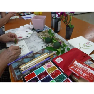 .
自主事業のご案内です👏
.
.
『絵手紙教室』
📅令和８年７月１５日、８月１９日、９月１６日、１０月２１日、１１月１８日、１２月１６日（全日水曜日）
１３：３０～１５：３０（全６回）
📍市民交流センター　第１研修室
.
60歳以上の方が対象で、参加料は２，０００円（６回分・別途用具代がかかります）となります。
.
四季折々の植物や果物等を題材に絵手紙を描きます。大人の趣味として始めて見てはいかがでしょうか✨
.
現在募集中です！お気軽にお問い合わせください。
.
もしこの投稿がいいね！と思っていただけましたら、是非「いいね！」や「保存」をお願い致します👍
.
.
#御殿場市民交流センター
#市民交流センターふじざくら
#ふじざくら
#ふじざくら自主事業
#ミクリ
#micri