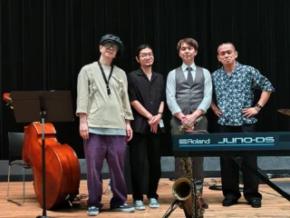 みくりやジャズコレクションvol.6
Summer  Jazz  Night  2026
7/20に開催しました♪
Midesの素敵な演奏と美味しい飲み物で、楽しい夏の夜を過ごすことができました。
ご来場いただきました たくさんの皆さま、ありがとうございました。
次回のみくりやジャズコレクションもどうぞお愉しみに！！

#みくりやジャズコレクション #mides #キリンディスティラリー #gotemba #富士